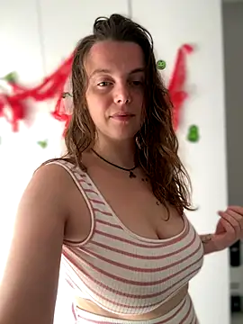 TenderLaGlamor online show from 10-21-25, 10:49