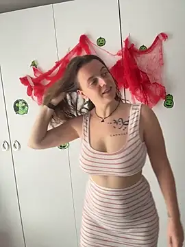 TenderLaGlamor online show from 10-26-25, 11:27