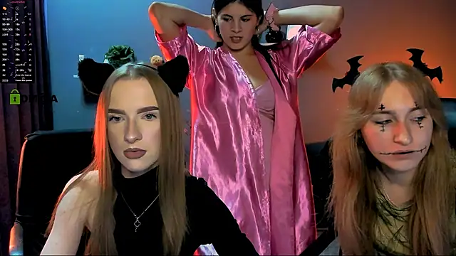 lizzie boom online show from 10-20-25, 07:03