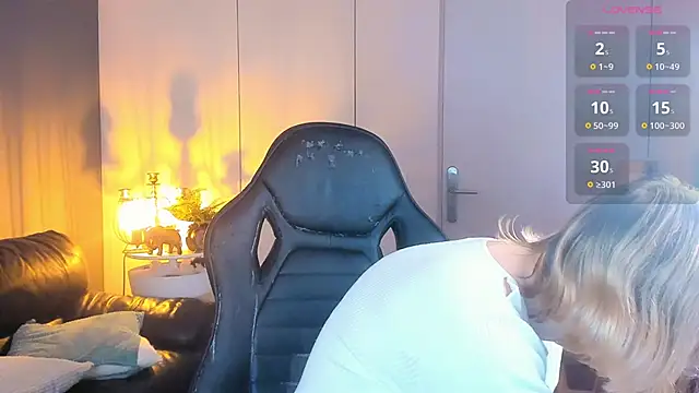 Amanda Butlerr online show from 10-12-25, 09:41