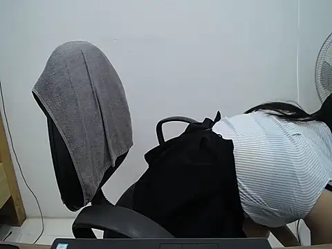  Lady- online show from 04-14-26, 07:53