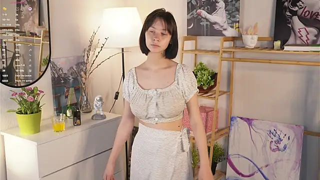 Snapshot of SuzanneHowse chatting on 09-19-25, 04:47 SuzanneHowse online show from 09-19-25, 04:47