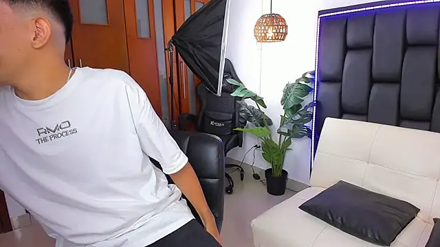 wilbert hot01 online show from 11-26-25, 01:28