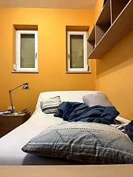 Snapshot of Raveman chatting on 10-11-25, 03:43 Raveman online show from 10-11-25, 03:43