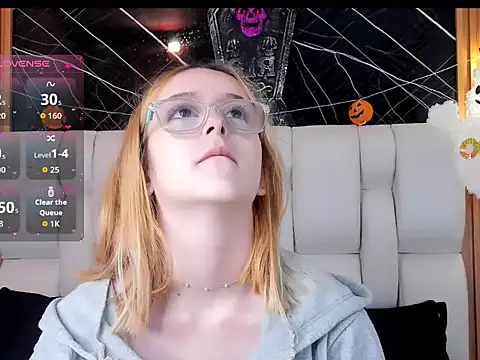 kristal joi dl online show from 10-29-25, 12:18