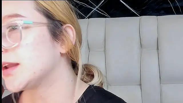 kristal joi dl online show from 11-21-25, 01:15