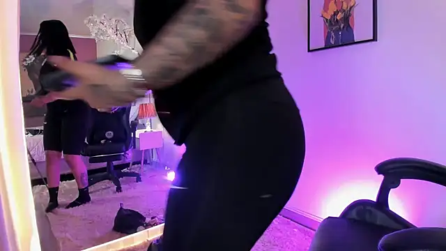 emy williams online show from 10-26-25, 02:45