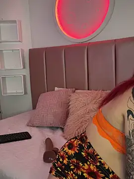 Snapshot of evaa_jones1 chatting on 09-18-25, 01:35 evaa jones1 online show from 09-18-25, 01:35