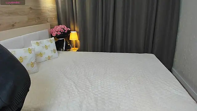 Babyy Lynaa online show from 10-10-25, 05:06