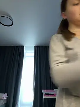 Babyy Lynaa online show from 10-19-25, 10:49