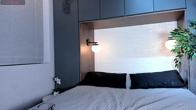 AustinJones  online show from 12-19-25, 07:43