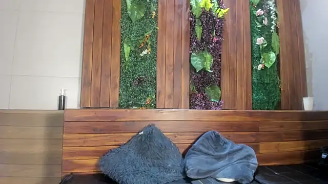 AustinJones  online show from 12-21-25, 06:48