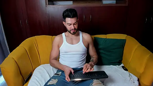 ZarekFox online show from 10-04-25, 02:15