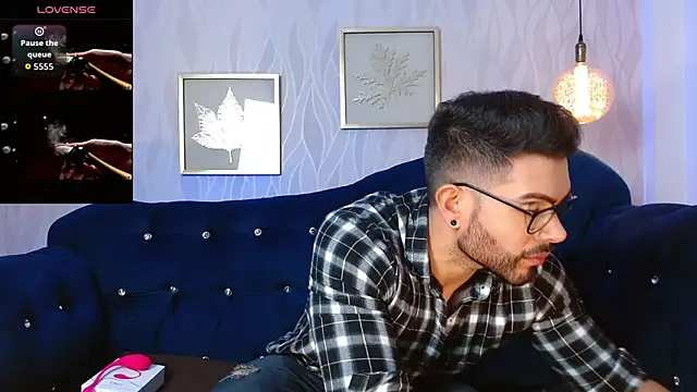 ZarekFox online show from 10-25-25, 01:40