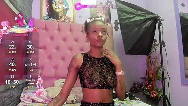 Snapshot of Shantall_ks chatting on 09-18-25, 05:09 Shantall ks online show from 09-18-25, 05:09