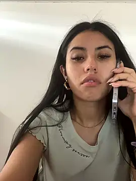 Snapshot of Victoria_alson chatting on 10-07-25, 01:30 Victoria alson online show from 10-07-25, 01:30