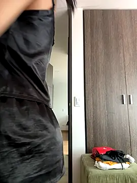 Snapshot of Victoria_alson chatting on 10-21-25, 03:24 Victoria alson online show from 10-21-25, 03:24