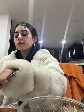 Snapshot of Victoria_alson chatting on 11-20-25, 01:39 Victoria alson online show from 11-20-25, 01:39