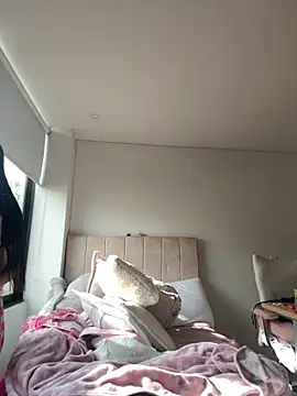 Victoria alson online show from 11-21-25, 01:10