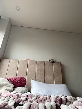 Victoria alson online show from 12-19-25, 01:51