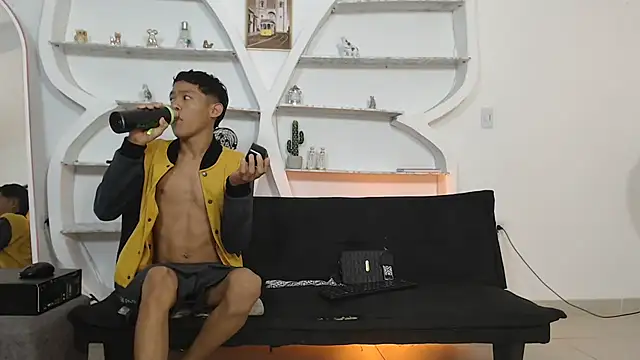 Snapshot of BEAUTY_BOYS1 chatting on 11-12-25, 07:09 BEAUTY BOYS1 online show from 11-12-25, 07:09