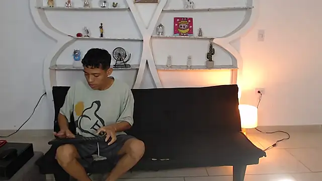 Snapshot of BEAUTY_BOYS1 chatting on 11-28-25, 07:11 BEAUTY BOYS1 online show from 11-28-25, 07:11