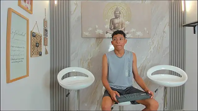 BEAUTY BOYS1 online show from 01-06-26, 07:23