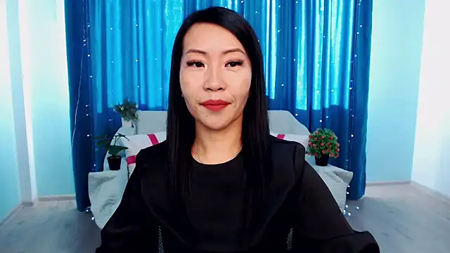 LiaPak online show from 10-13-25, 01:05