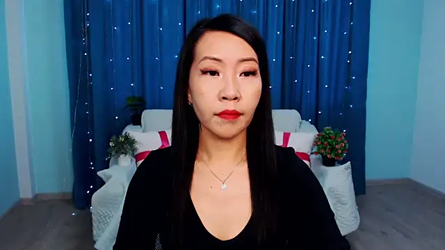 LiaPak online show from 10-22-25, 01:06