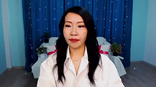 LiaPak online show from 10-23-25, 01:05