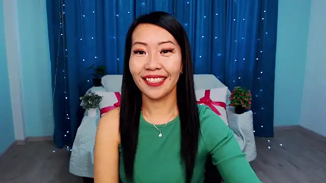 LiaPak online show from 10-24-25, 01:13