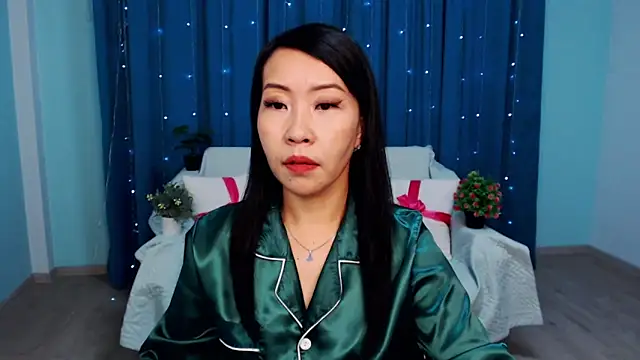 LiaPak online show from 10-30-25, 12:56