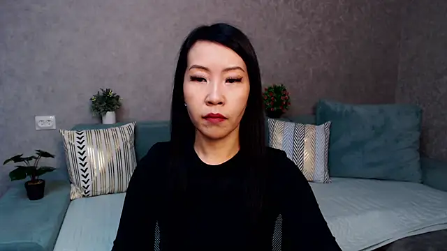 LiaPak online show from 11-13-25, 01:04