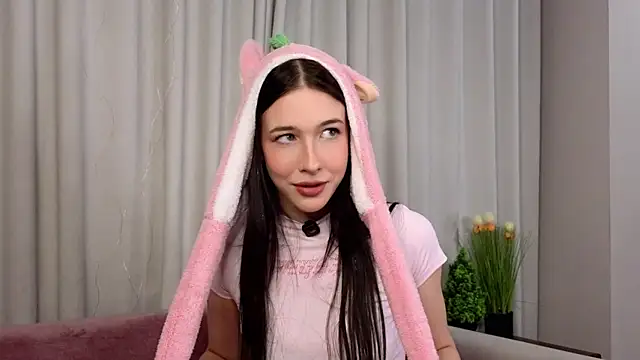 Snapshot of EviaRabasca chatting on 02-13-26, 11:17 EviaRabasca online show from 02-13-26, 11:17