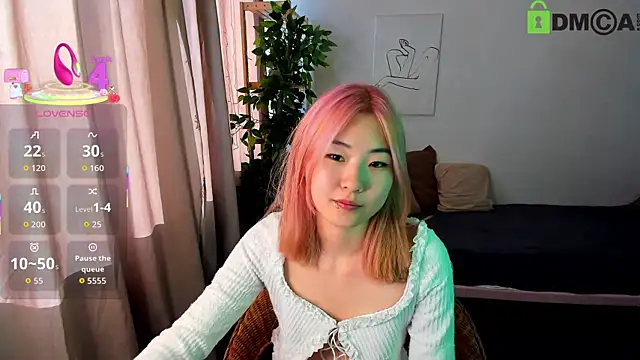 Snapshot of Aisi_18 chatting on 10-14-25, 09:32 Aisi 18 online show from 10-14-25, 09:32