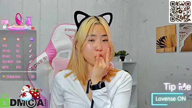 Snapshot of Aisi_18 chatting on 11-05-25, 09:20 Aisi 18 online show from 11-05-25, 09:20