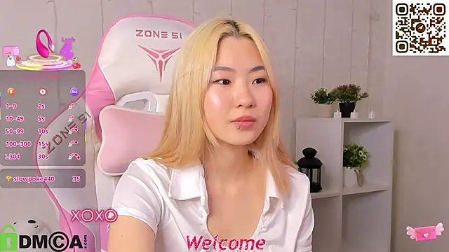 Snapshot of Aisi_18 chatting on 11-06-25, 09:21 Aisi 18 online show from 11-06-25, 09:21