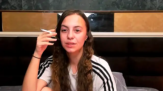 MillieTinny online show from 10-18-25, 03:09