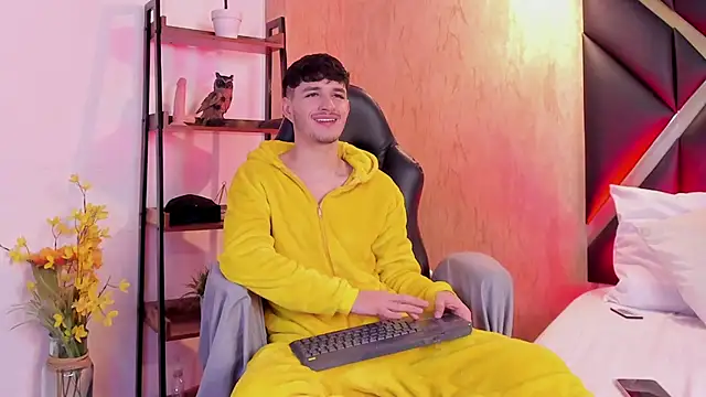 Snapshot of LiamMuller chatting on 10-30-25, 11:55 LiamMuller online show from 10-30-25, 11:55