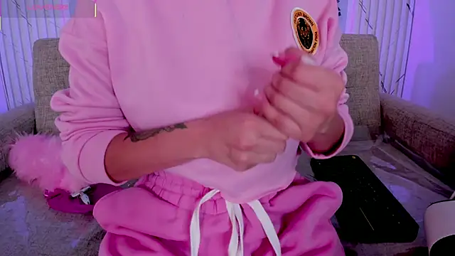 chloegils  online show from 10-17-25, 02:30