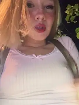 Snapshot of SweetBunnyGF chatting on 11-08-25, 12:22 SweetBunnyGF online show from 11-08-25, 12:22