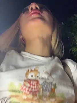 Snapshot of SweetBunnyGF chatting on 12-03-25, 11:25 SweetBunnyGF online show from 12-03-25, 11:25