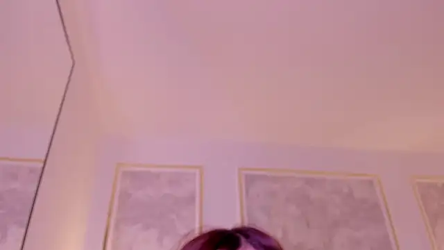 doll eyees  online show from 09-19-25, 02:35