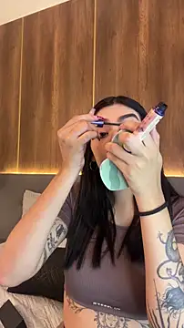 AliceRitter online show from 10-27-25, 06:12