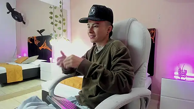 Nascary Fox online show from 10-08-25, 07:22