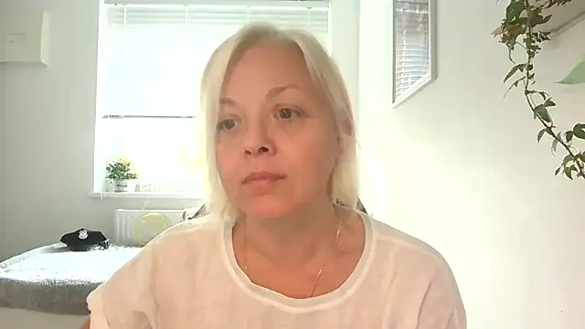 Linsy Kim online show from 10-14-25, 07:31