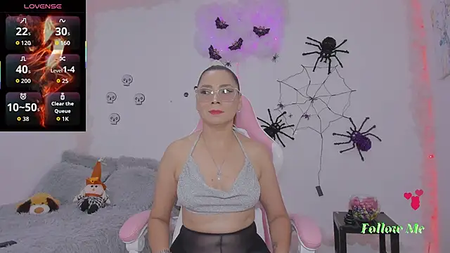 milfAaura online show from 10-25-25, 03:14