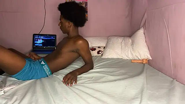 Snapshot of SpicyLolaX_NightDrip chatting on 09-09-25, 04:12 SpicyLolaX NightDrip online show from 09-09-25, 04:12