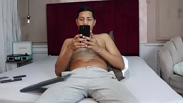 JoaoSalgado online show from 10-12-25, 06:18