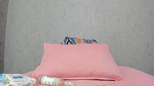 Snapshot of scarlett646 chatting on 10-16-25, 03:18 scarlett646 online show from 10-16-25, 03:18